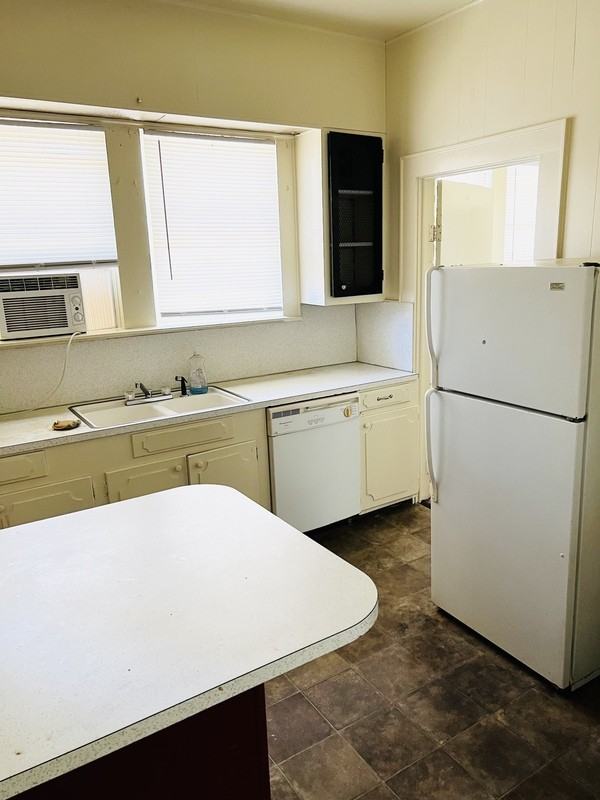 605 Merrick St #C - Photo 2 of 5