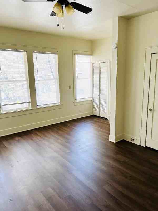 605 Merrick St #C - Photo 4 of 5