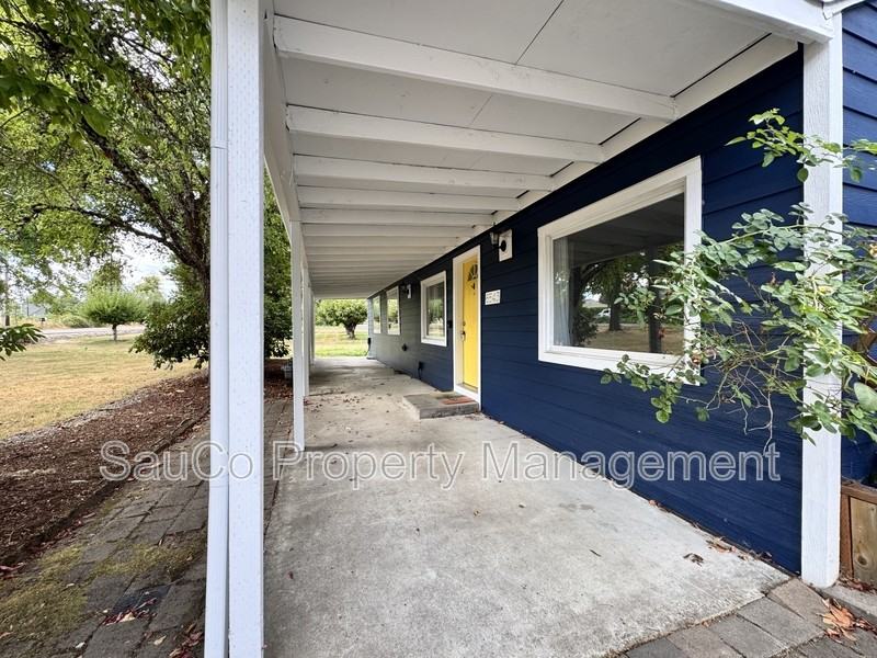 6543 Se Borwick St - Photo 4 of 33