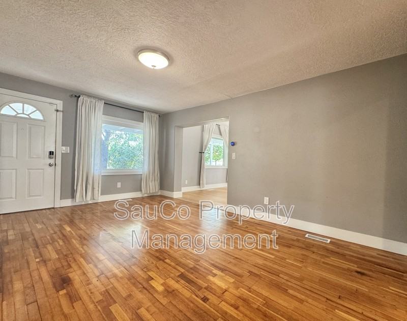 6543 Se Borwick St - Photo 5 of 33