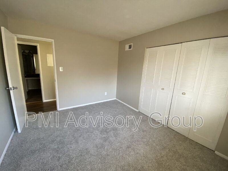 3101 Sw Macvicar Ave #102A - Photo 2 of 28