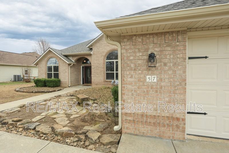 57 Taylor Dr - Photo 4 of 41