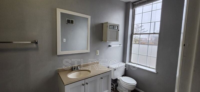 812 Lafayette Ave #F - Photo 3 of 12