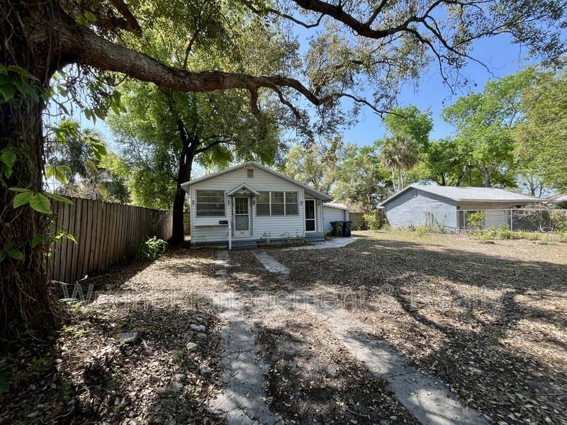 108 W Comanche Ave - Photo 3 of 16