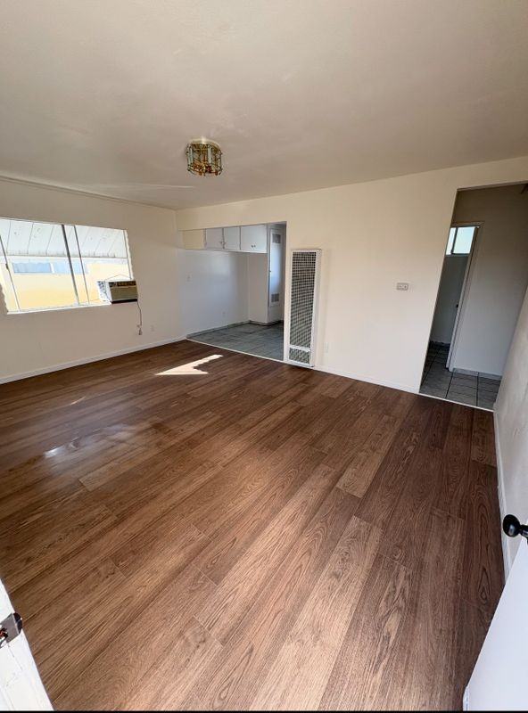 1165 E 42nd Pl - Photo 3 of 9