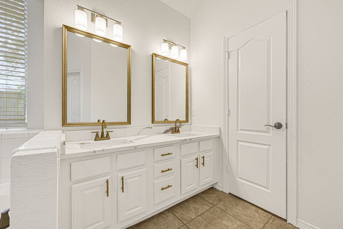 22127 Nobles Crossing Dr - Photo 3 of 34