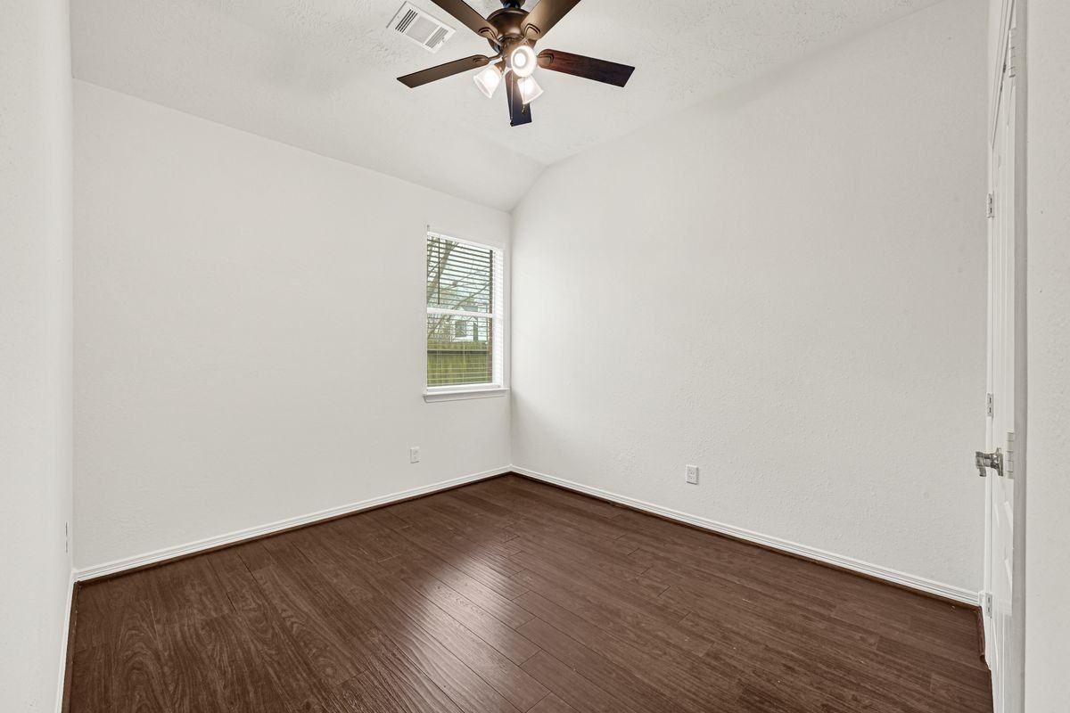 22127 Nobles Crossing Dr - Photo 6 of 34