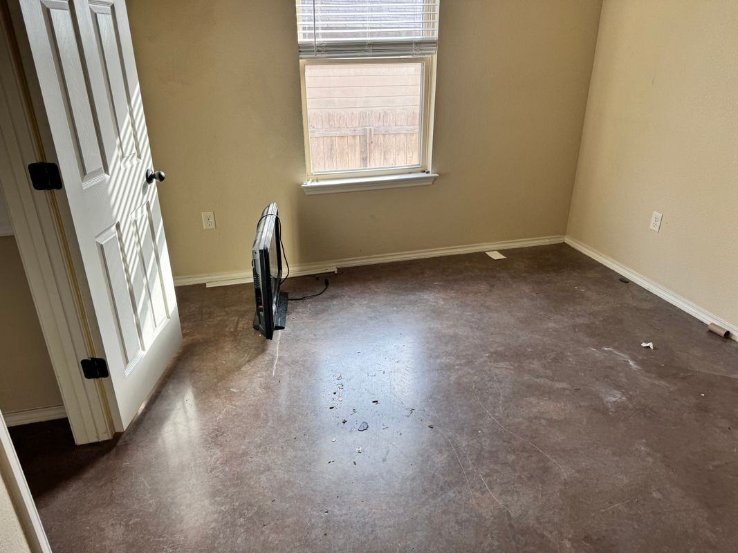 379 Joanne Loop - Photo 3 of 4