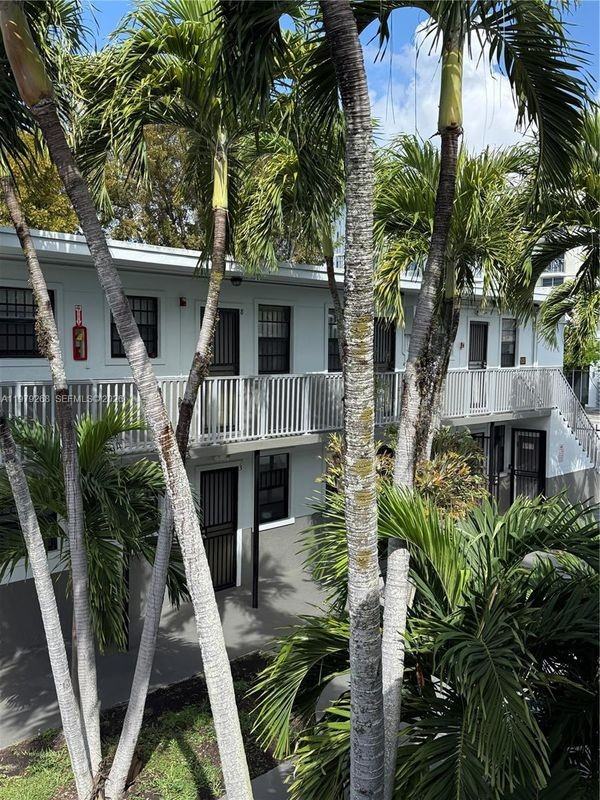 3616 Nw 7th St - Photo 2 of 3