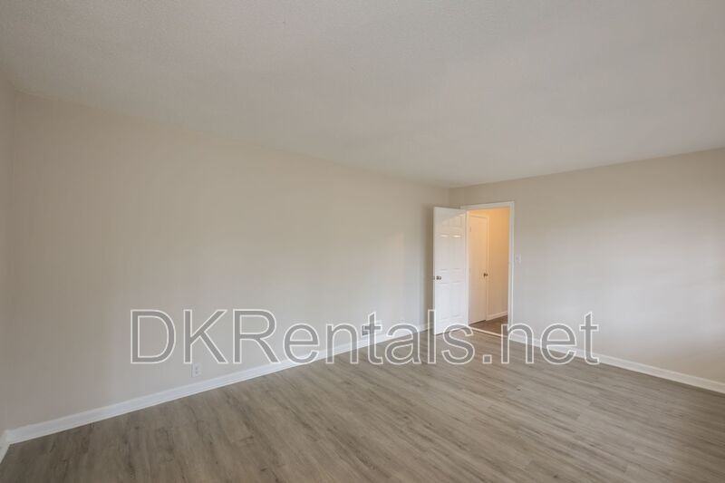 2058 River Rd - Photo 5 of 25