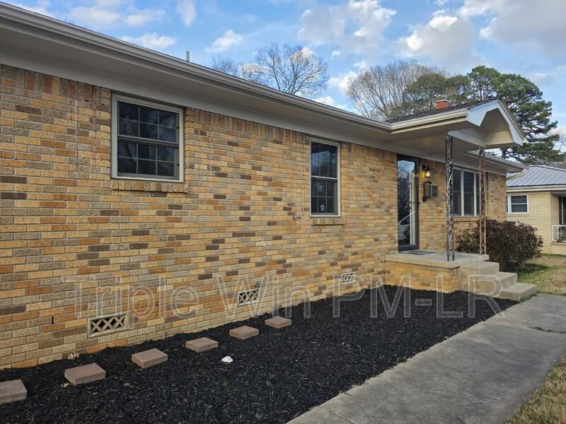 608 W Martin St - Photo 2 of 37