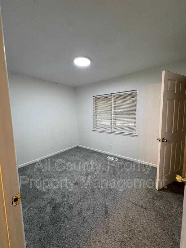 1015 Da Vinci St - Photo 5 of 9