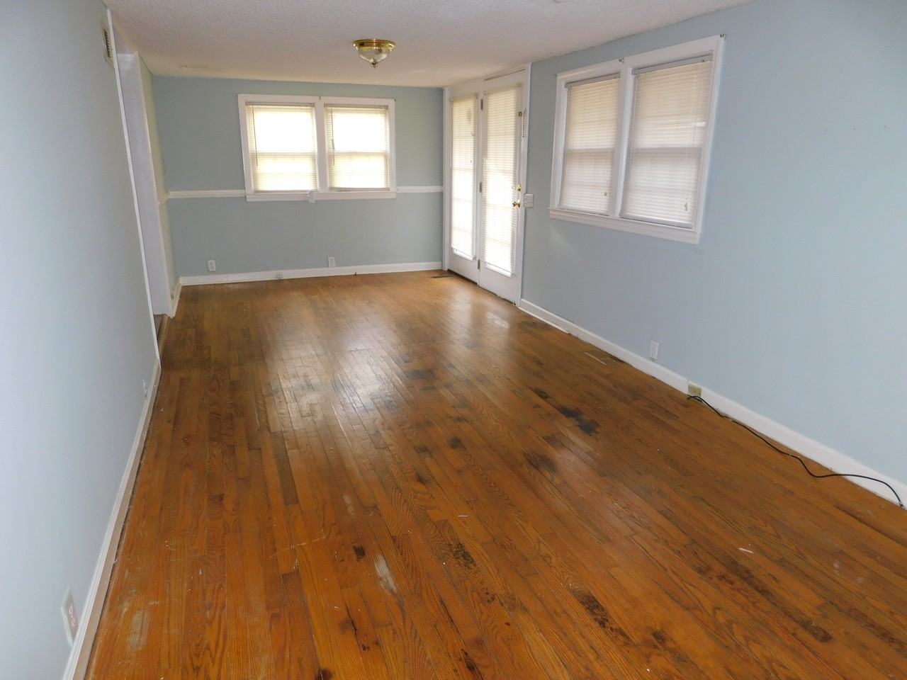 1405 Gregg Ave #1 - Photo 2 of 9