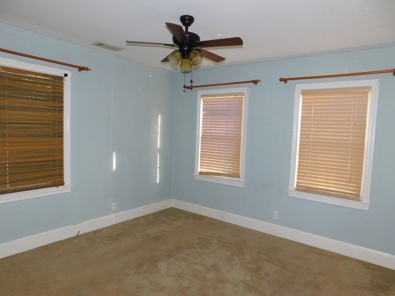 1405 Gregg Ave #1 - Photo 6 of 9