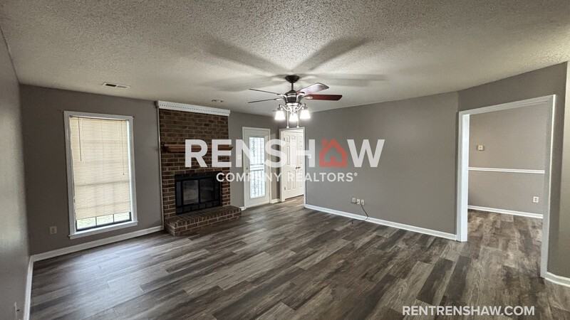 2112 Pillsbury Pl - Photo 3 of 17