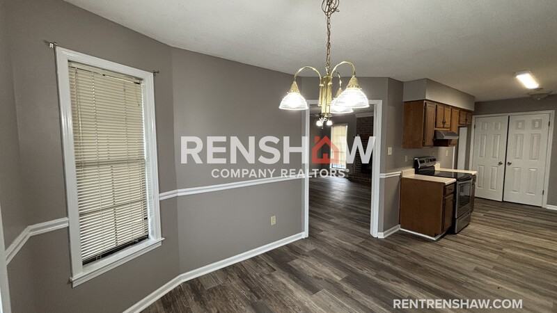 2112 Pillsbury Pl - Photo 5 of 17