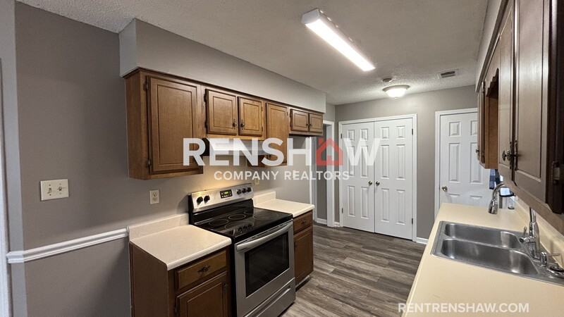 2112 Pillsbury Pl - Photo 6 of 17