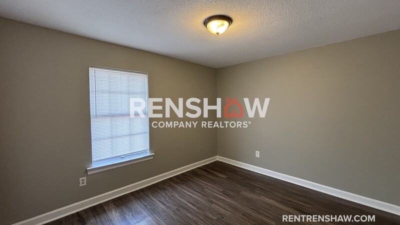 3219 Thirteen Colony Mall ## 2b - Photo 2 of 14