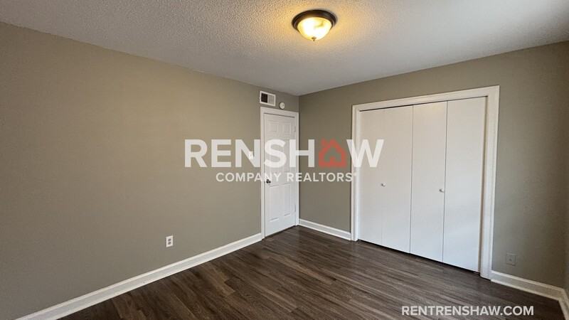 3219 Thirteen Colony Mall ## 2b - Photo 3 of 14