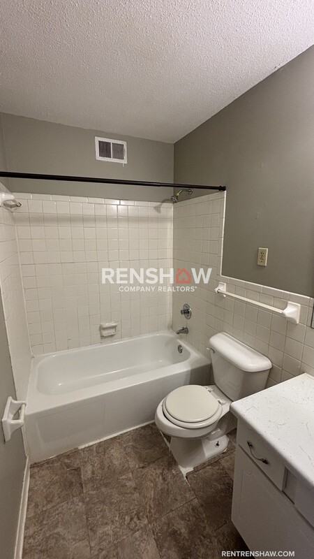 3219 Thirteen Colony Mall ## 2b - Photo 7 of 14