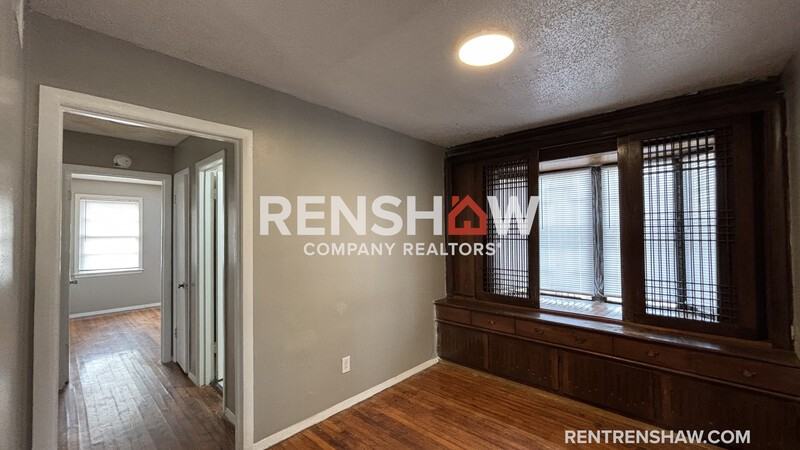 4694 Mccrory Ave - Photo 3 of 17