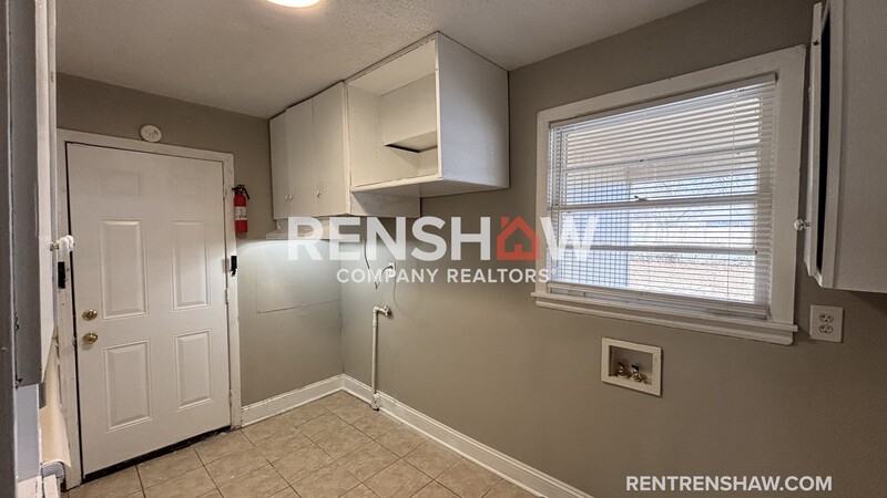 4694 Mccrory Ave - Photo 6 of 17