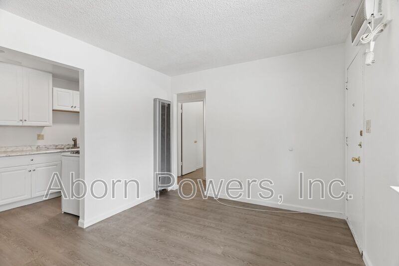 2807 Manor Dr #2807 - Photo 2 of 13