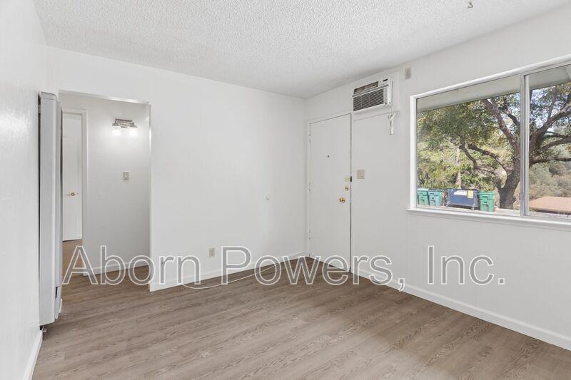 2807 Manor Dr #2807 - Photo 3 of 13