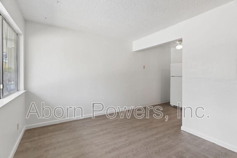 2807 Manor Dr #2807 - Photo 4 of 13