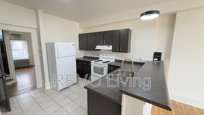 73 St. Paul St - Photo 5 of 10