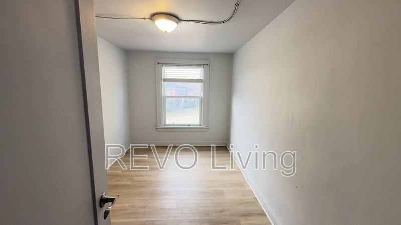 4585 Ryerson Cres #2 - Photo 6 of 10