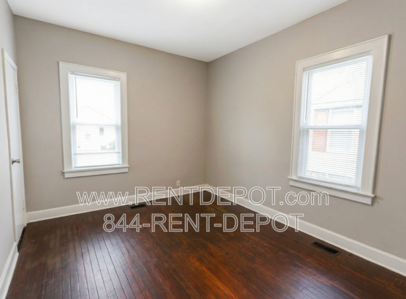 1501 Henning Ave - Photo 3 of 8