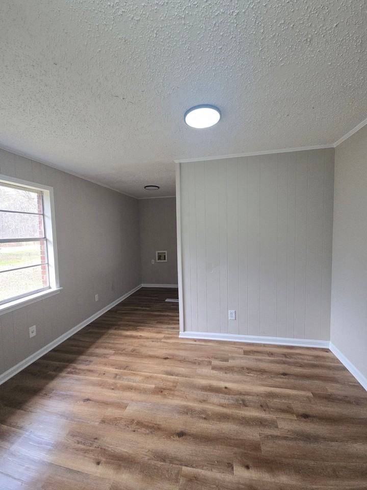 1496 E Jefferson St #1 - Photo 2 of 15