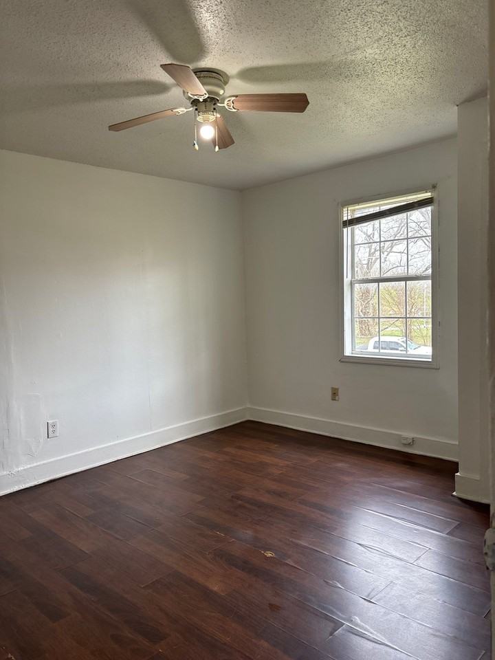 1105 N Mclemore Ave #A - Photo 4 of 18