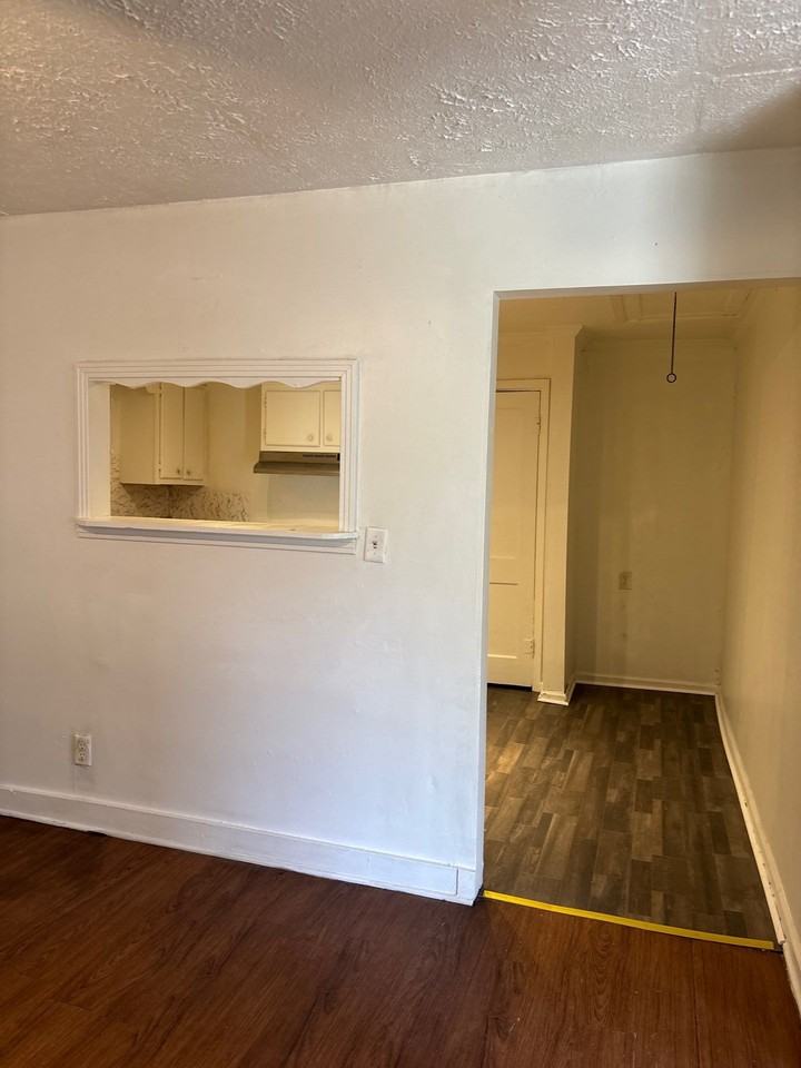 1105 N Mclemore Ave #A - Photo 6 of 18