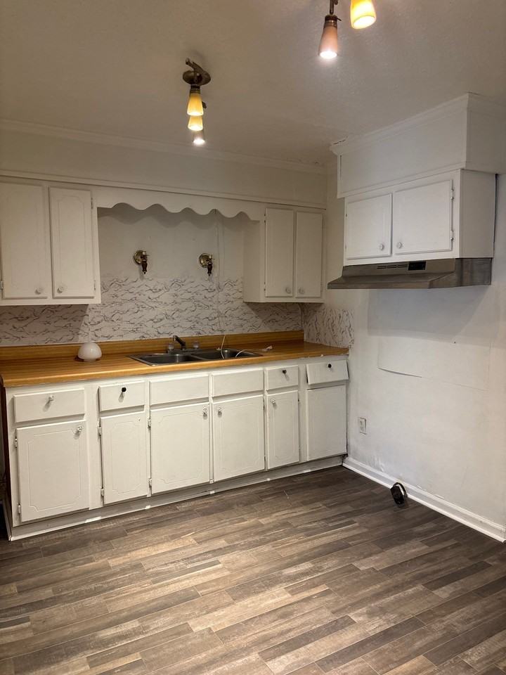 1105 N Mclemore Ave #A - Photo 7 of 18