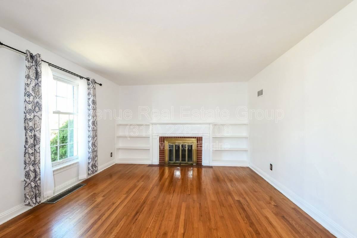 9150 Wayne Dr - Photo 3 of 10
