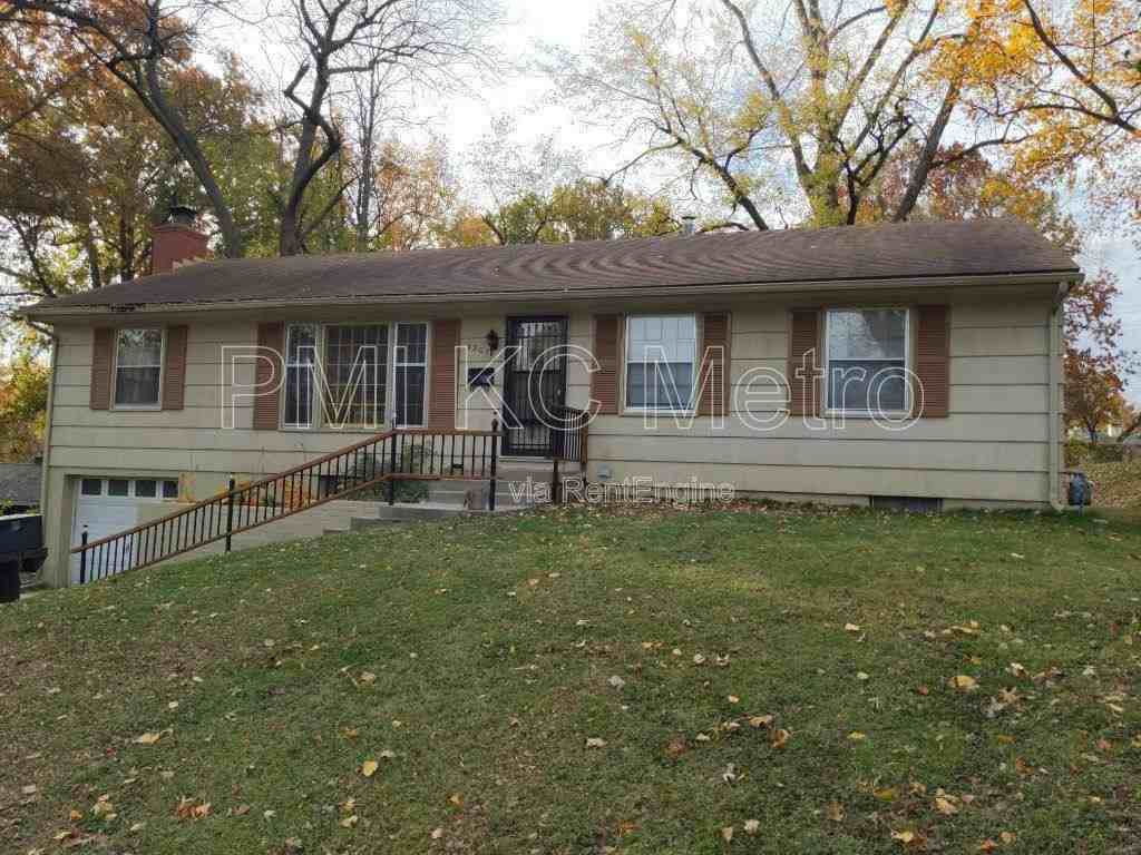 3207 Ne 48th Ter