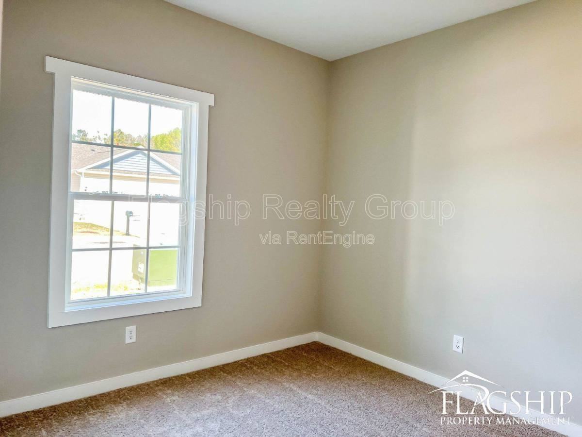 1507 S Taylor St - Photo 3 of 10