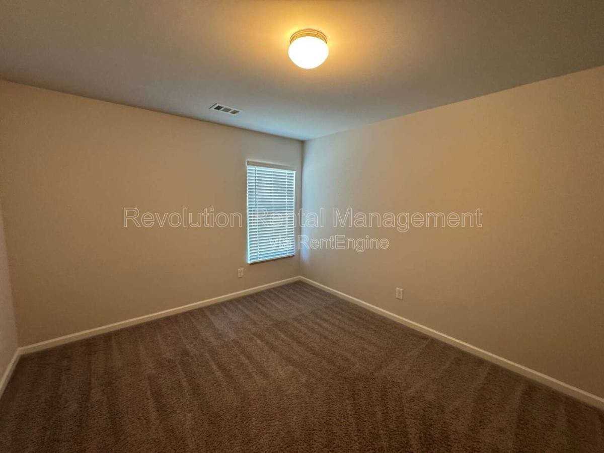 4903 Hillstone Dr - Photo 3 of 10