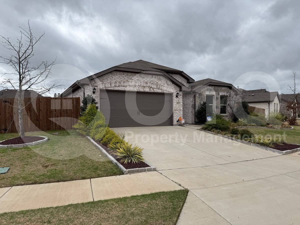 4725 Sassafras Dr - Photo 3 of 10