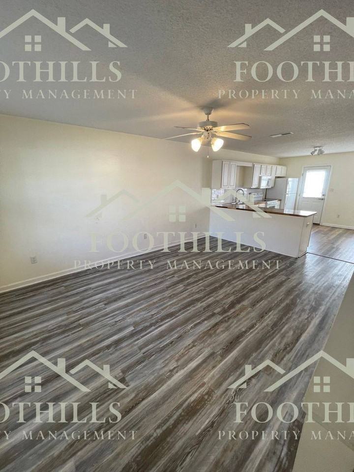 112 Brook Allen Dr - Photo 2 of 9