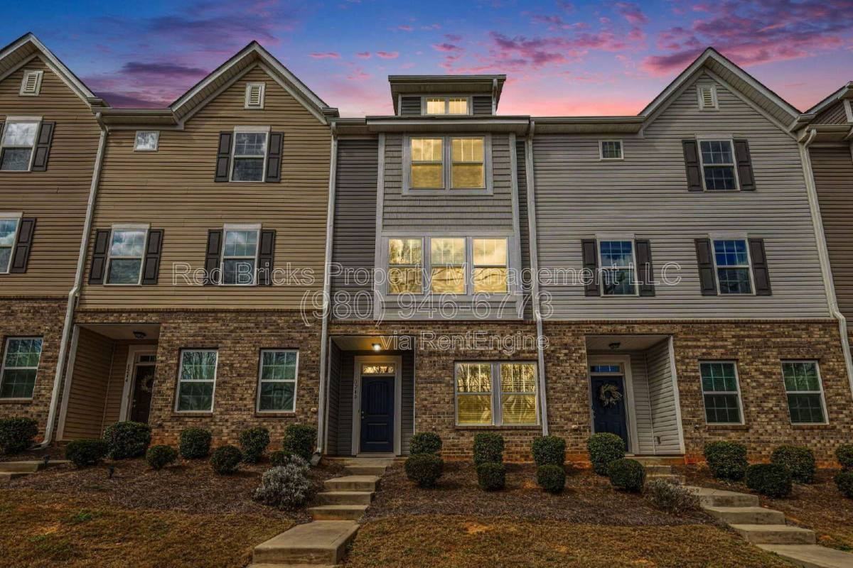 8240 Waxhaw Hwy - Photo 2 of 10