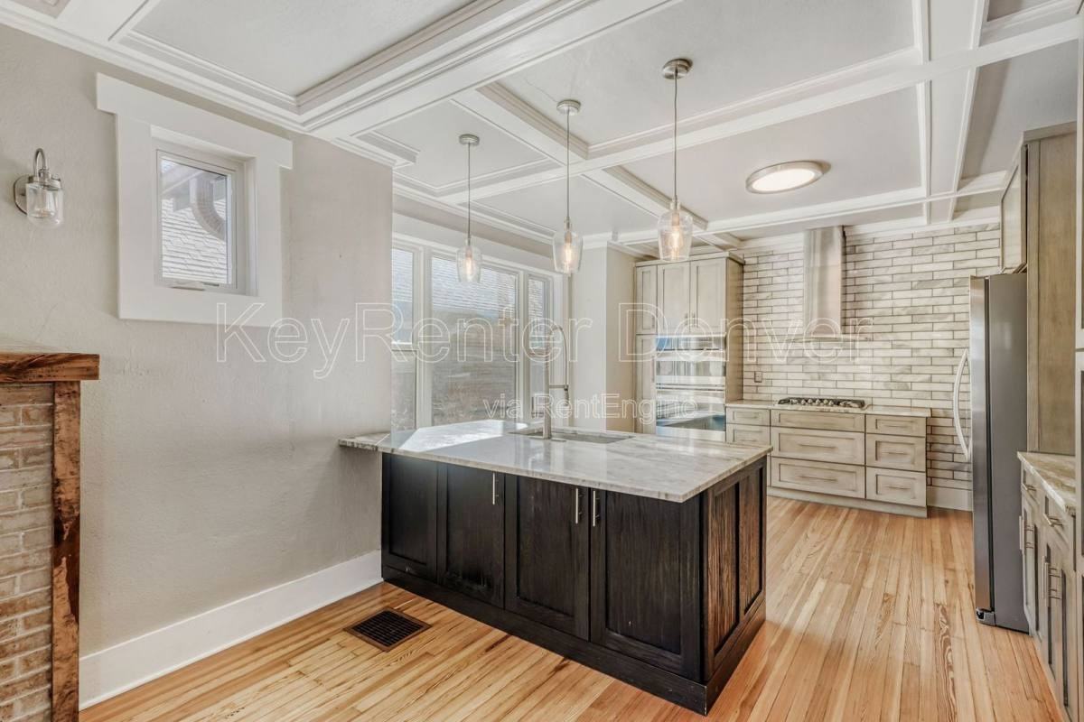 3056 W Clyde Pl - Photo 3 of 10