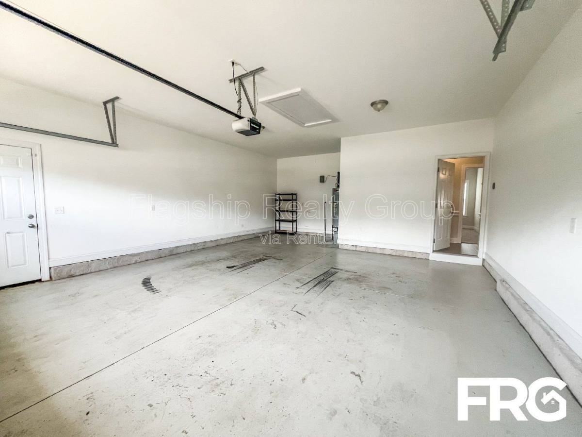 313 N Landing Dr - Photo 3 of 10
