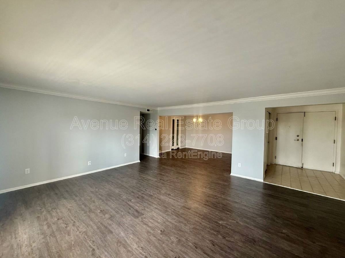 974 Claytonbrook Dr #2D - Photo 6 of 10