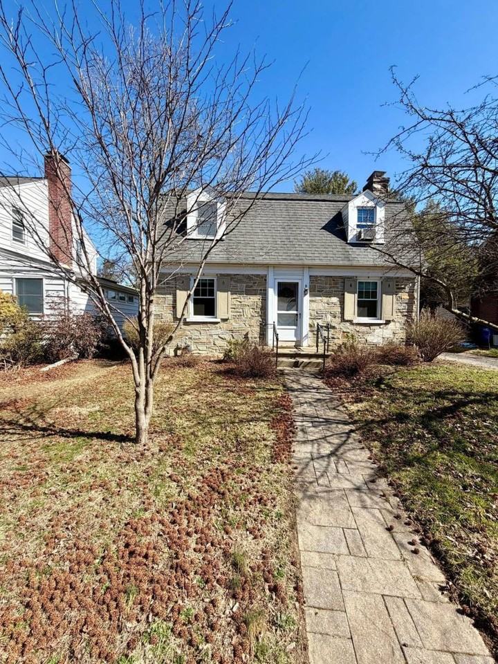 111 Atkins Ave - Photo 2 of 10