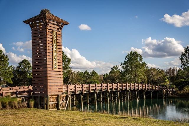 1562 Ludington Ave - Photo 5 of 50