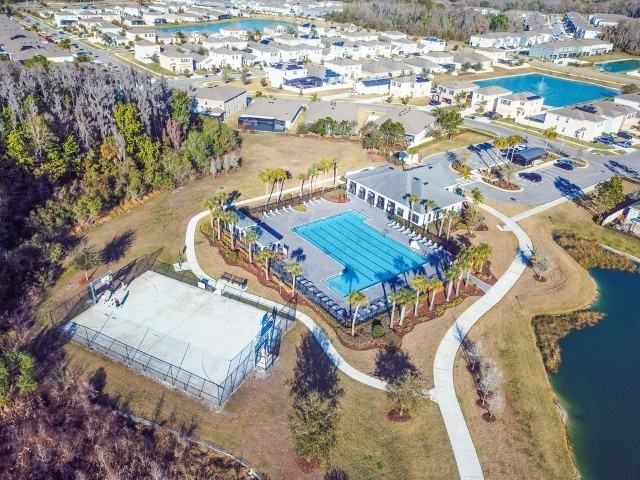 1562 Ludington Ave - Photo 6 of 50