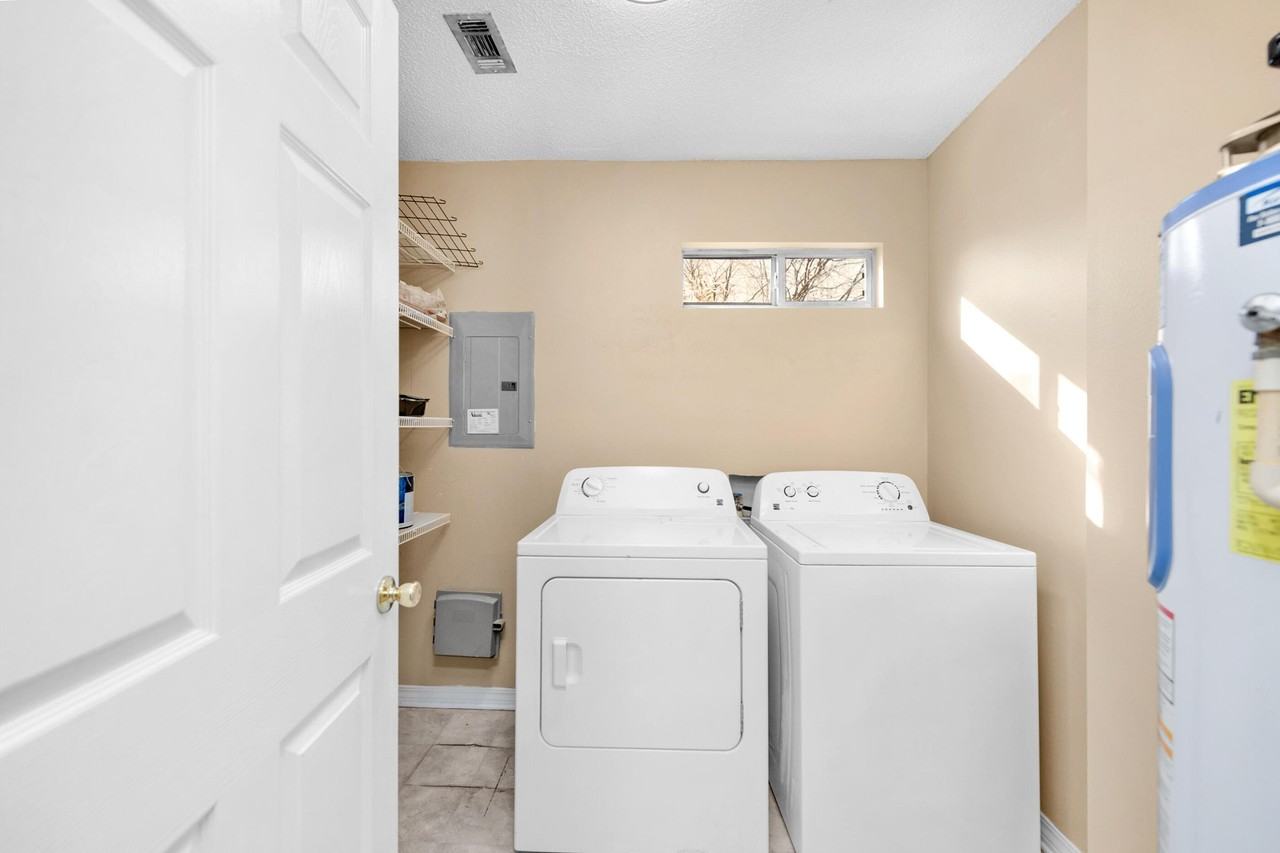 1810 Pointed Leaf Ln - Photo 3 of 24